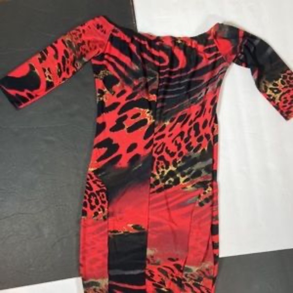 Ducci Stunning Mermaid Dress with Half Sleeves, Off the Shoulder or Boat neck - Picture 4 of 11